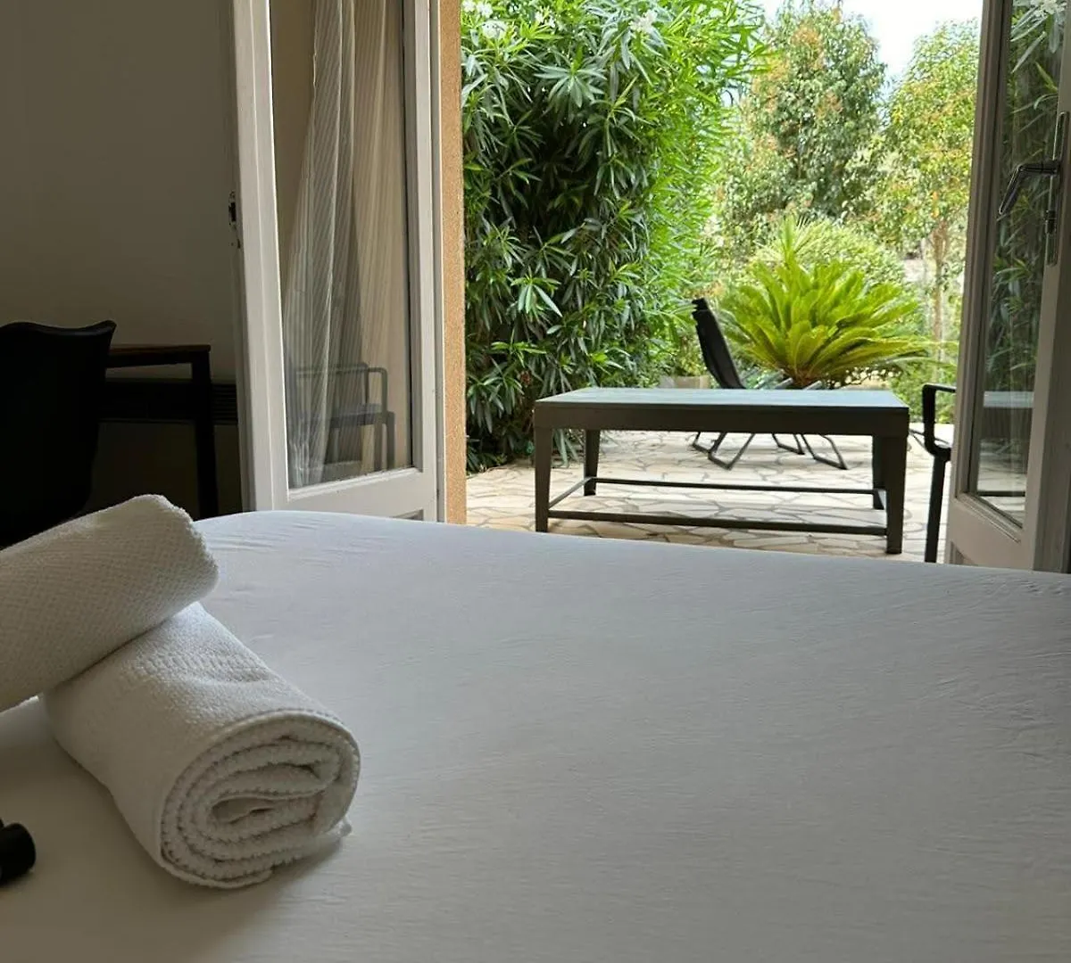 Villa Constance 1 Antibes - Spacieux Duplex Avec Jardin 0*,